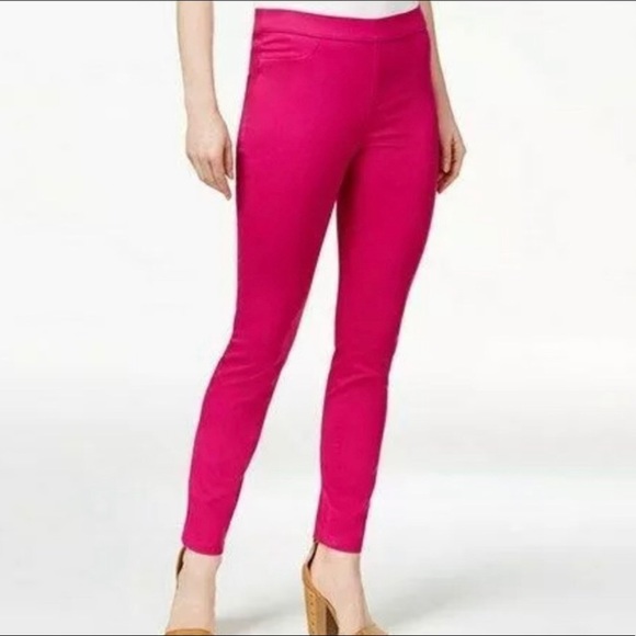 Maison Jules Pants - NWT Maison Jules Hot Pink Pull on Jeggings